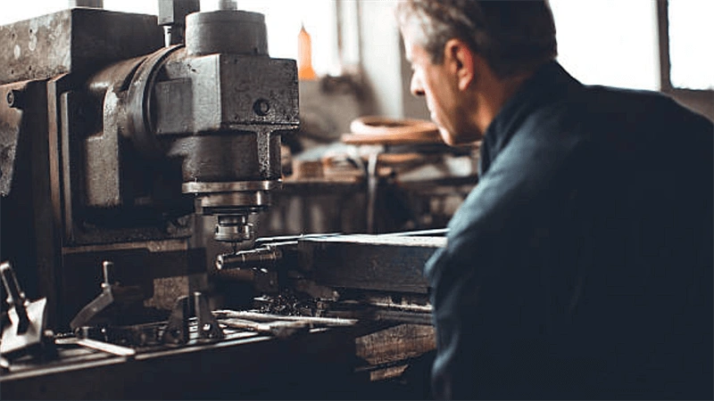 Fundação da Neway Precision Works Ltd.