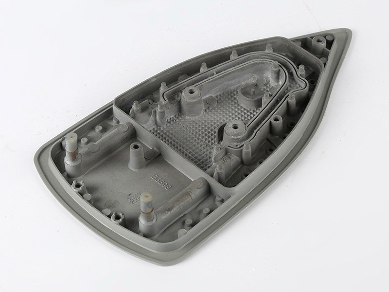 Durable Die Casting Solution for Iron Base Plates with AC8A Aluminum